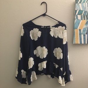 ✨a.n.a Blue Floral Long Sleeved Blouse